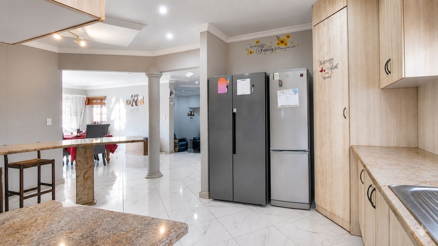 4 Bedroom Property for Sale in Safari Gardens North West